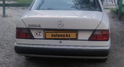 Mercedes-Benz E 200 1992 года за 1 050 000 тг. в Рудный