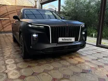Hongqi E-HS9, 2023