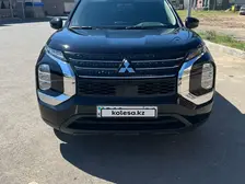 Mitsubishi Outlander, 2023