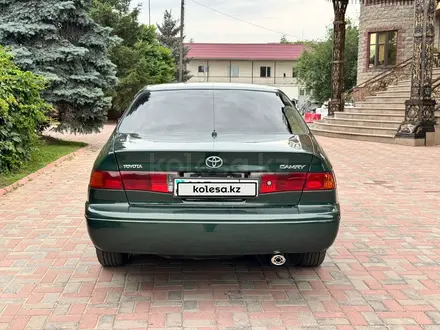 Toyota Camry 2000 года за 3 100 000 тг. в Алматы – фото 8