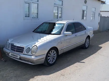 Mercedes-Benz E 230 1997 года за 2 600 000 тг. в Кызылорда – фото 2