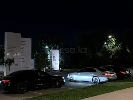 Mercedes-Benz E 300 2024 года за 45 000 000 тг. в Алматы – фото 10