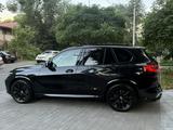 BMW X5 2019 года за 28 500 000 тг. в Алматы – фото 5