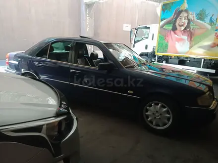 Mercedes-Benz C 280 1996 года за 2 640 000 тг. в Алматы – фото 60