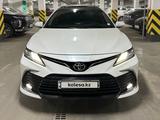 Toyota Camry 2022 года за 14 800 000 тг. в Алматы