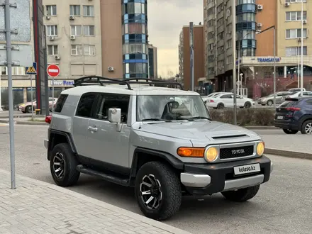 Toyota FJ Cruiser 2007 года за 12 900 000 тг. в Алматы – фото 2