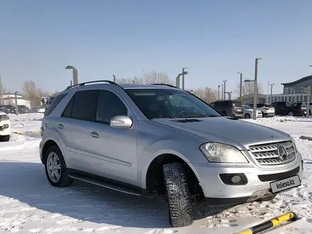 Mercedes-Benz ML 320 2007 года за 7 500 000 тг. в Астана – фото 2