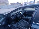 Toyota Camry 2022 года за 9 350 000 тг. в Алматы