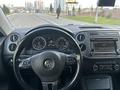 Volkswagen Tiguan 2015 годаfor8 200 000 тг. в Астана – фото 13