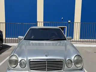 Mercedes-Benz E 280