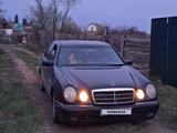 Mercedes-Benz E 200 1996 года за 2 800 000 тг. в Павлодар – фото 2