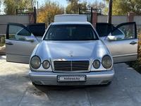 Mercedes-Benz E 230 1997 годаүшін2 300 000 тг. в Алматы