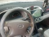 Toyota Camry 2004 годаүшін4 800 000 тг. в Актобе – фото 3