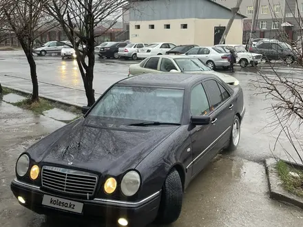 Mercedes-Benz E 320 1997 года за 5 000 000 тг. в Шымкент – фото 12