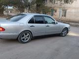 Mercedes-Benz E 230 1995 года за 2 300 000 тг. в Сатпаев – фото 2