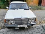 Mercedes-Benz E 230 1982 года за 1 200 000 тг. в Семей