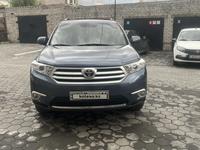 Toyota Highlander 2011 года за 12 500 000 тг. в Семей