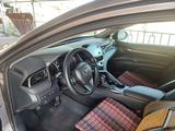 Toyota Camry 2021 года за 14 000 000 тг. в Алматы – фото 5