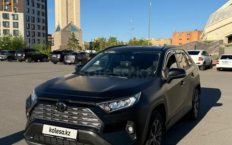 Toyota RAV4 2025 года за 19 500 000 тг. в Астана