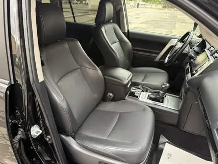 Toyota Land Cruiser Prado 2021 года за 23 500 000 тг. в Актобе – фото 31