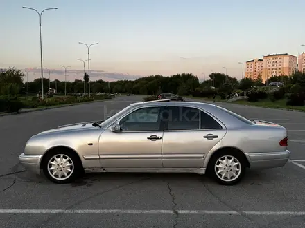 Mercedes-Benz E 320 1996 года за 2 600 000 тг. в Алматы – фото 4