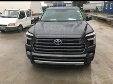 Toyota Sequoia, 2022