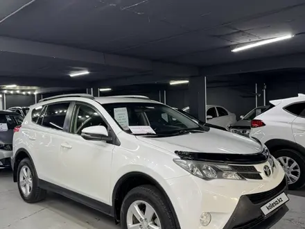 Toyota RAV4 2014 года за 9 900 000 тг. в Астана – фото 2