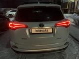 Toyota RAV4 2017 года за 12 800 000 тг. в Актобе – фото 5