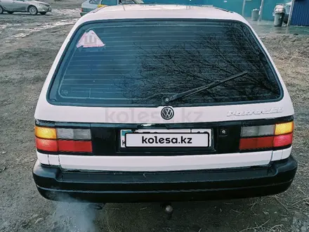 Volkswagen Passat 1990 года за 800 000 тг. в Семей – фото 4