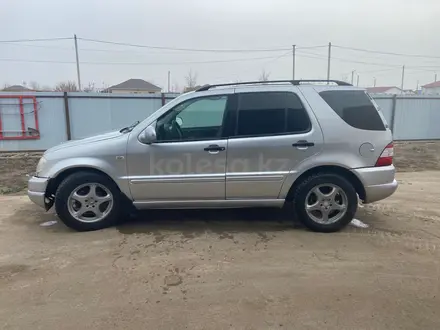 Mercedes-Benz ML 320 1999 года за 2 000 000 тг. в Атырау