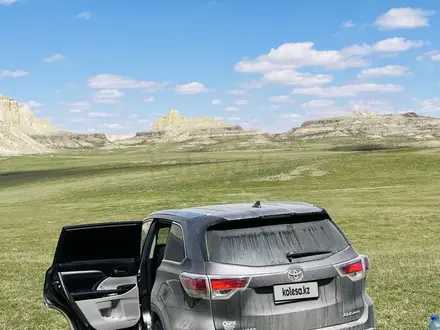 Toyota Highlander 2015 года за 13 500 000 тг. в Актау – фото 12