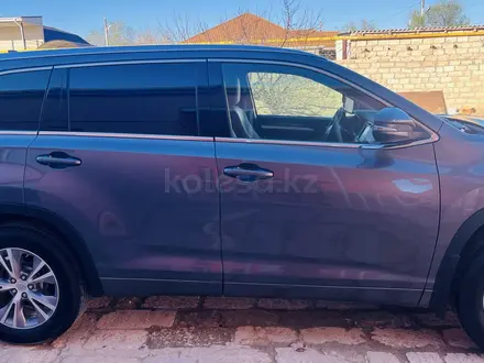 Toyota Highlander 2015 года за 13 500 000 тг. в Актау – фото 2