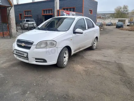 Chevrolet Aveo 2013 года за 2 850 000 тг. в Семей – фото 4