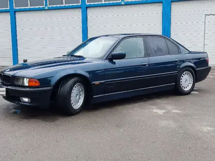 BMW 740 1995 годаүшін3 500 000 тг. в Алматы
