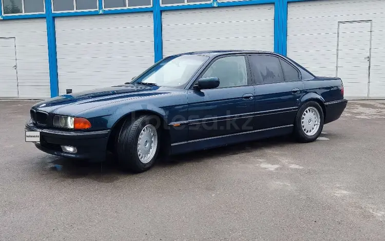 BMW 740 1995 года за 3 500 000 тг. в Алматы