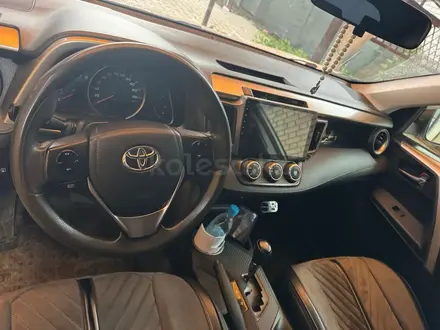 Toyota RAV4 2014 года за 8 400 000 тг. в Актобе – фото 2