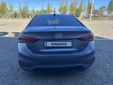 Hyundai Accent 2018 года за 6 600 000 тг. в Кокшетау – фото 2