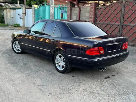 Mercedes-Benz E 280 1997 года за 4 100 000 тг. в Алматы