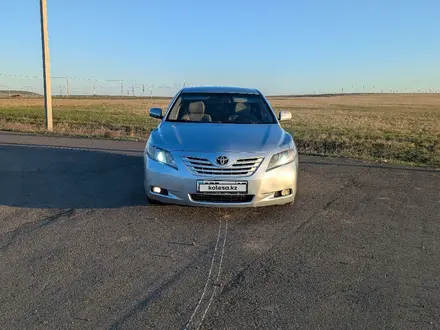 Toyota Camry 2007 года за 4 000 000 тг. в Уральск – фото 2
