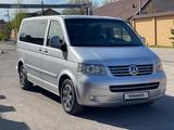 Volkswagen Multivan 2004 годаfor7 000 000 тг. в Караганда