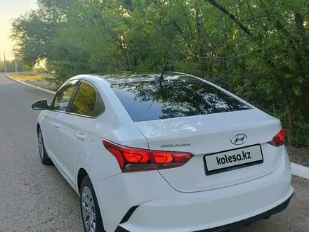 Hyundai Solaris 2022 года за 8 100 000 тг. в Уральск – фото 4