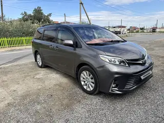 Toyota Sienna, 2015