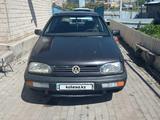 Volkswagen Golf 1993 годаfor1 100 000 тг. в Караганда