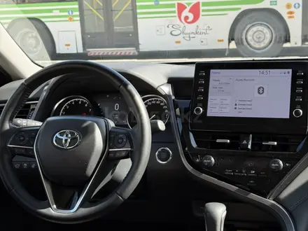 Toyota Camry 2023 года за 16 300 000 тг. в Шымкент – фото 9