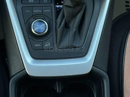 Toyota RAV4 2025 года за 17 200 000 тг. в Кокшетау – фото 18