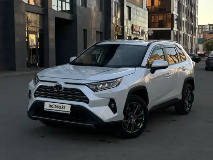 Toyota RAV4 2025 года за 17 200 000 тг. в Кокшетау