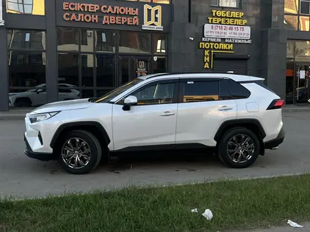Toyota RAV4 2025 года за 17 200 000 тг. в Кокшетау – фото 3