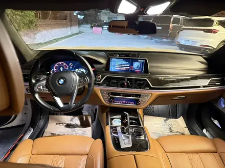 BMW 750 2016 года за 25 000 000 тг. в Алматы – фото 14