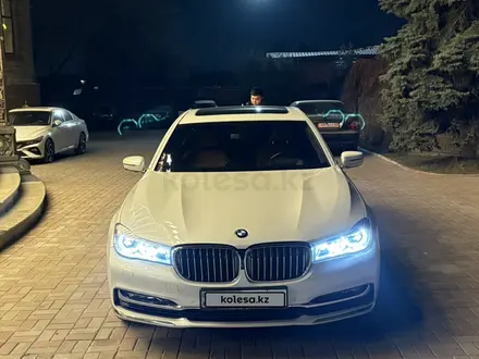 BMW 750 2016 года за 25 000 000 тг. в Алматы