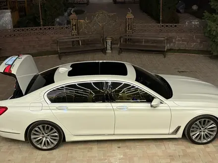 BMW 750 2016 года за 25 000 000 тг. в Алматы – фото 7